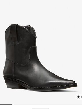 MICHAEL MICHAEL KORS
Noemie Leather Boot NEW WITHOUT BOX SIZE 7.5